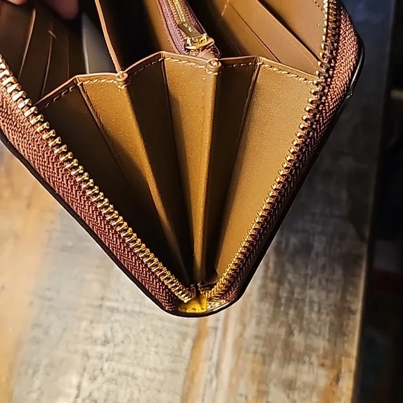 Coach Long Zip Around Wallet In Rainbow Signature Canvas - Picture 5 of 13